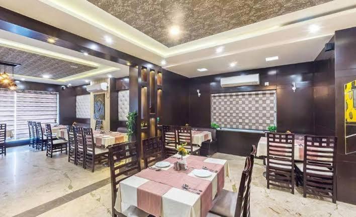 Hotel Bellevue , Gwalior Exterior photo