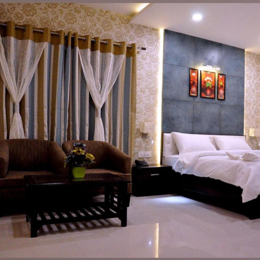 Hotel Bellevue , Gwalior Exterior photo